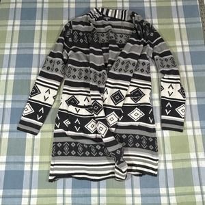Charlotte Russe Long Wrap Cardigan Women M Geometric Black &. White